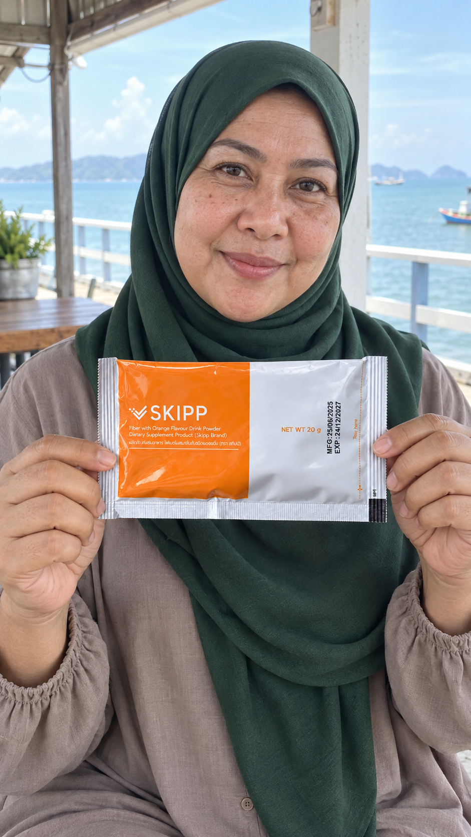 ตัวละครมุสลิมสมมติที่สร้างด้วย AI ถือซอง SKIPP Fiber