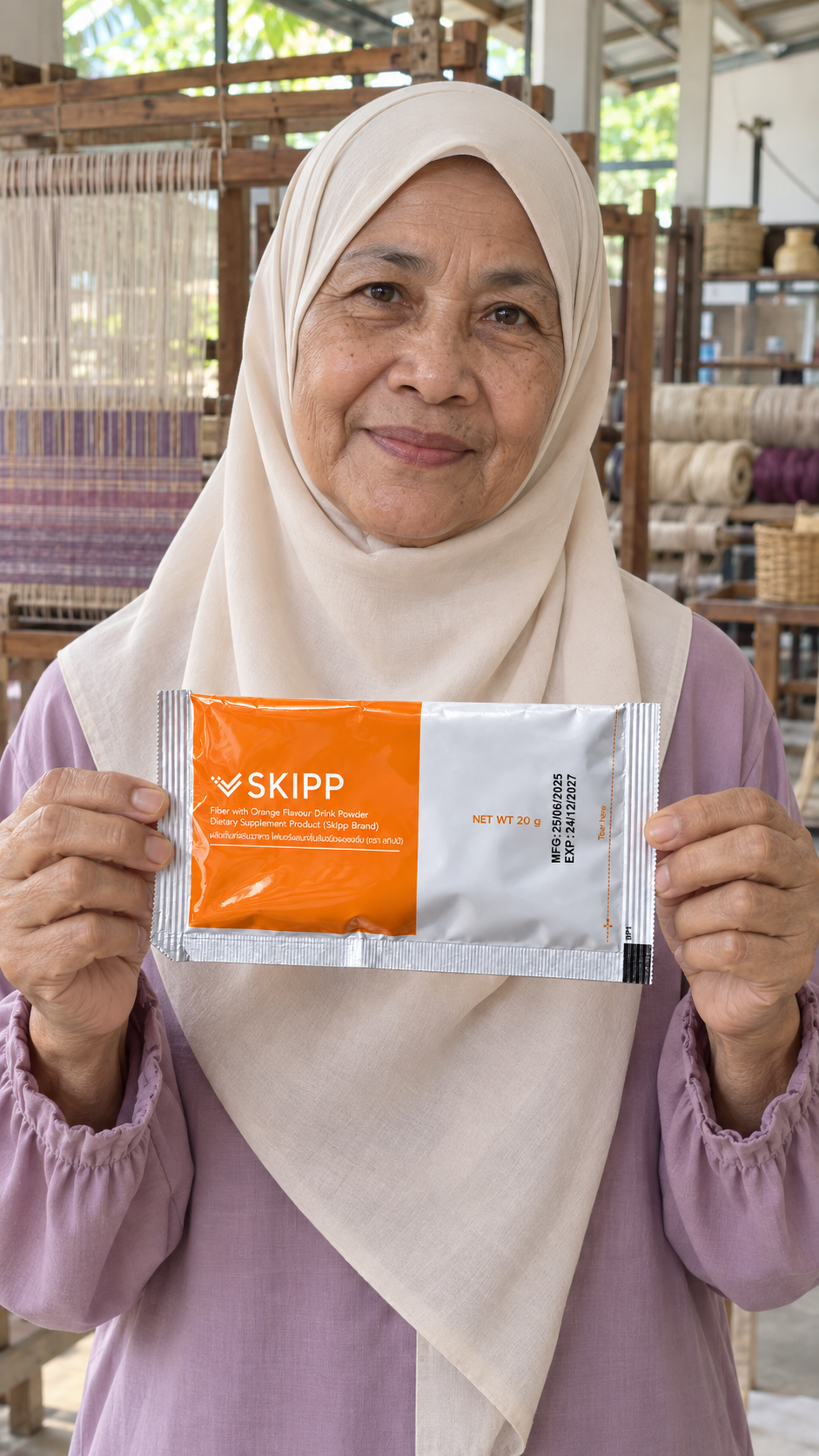 ตัวละครมุสลิมสมมติที่สร้างด้วย AI ถือซอง SKIPP Fiber